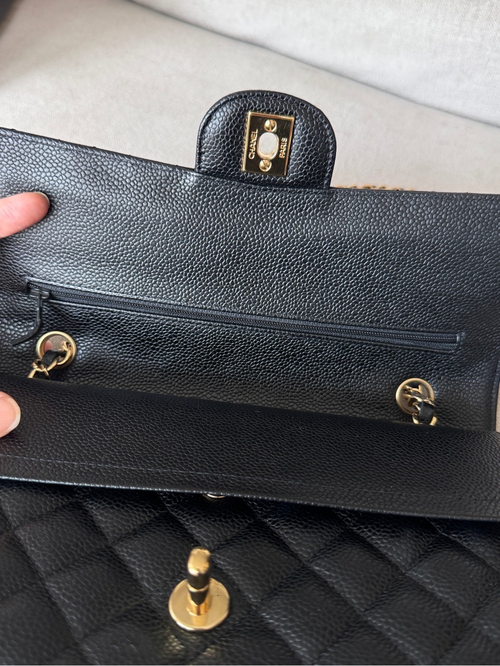 Chanel medium classic double flap bag black gold hardware pristine condition - Picture 12 of 15